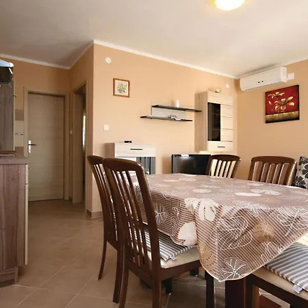 Zatoglav With Sea View 08 דירה *